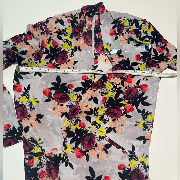 ASTR Floral Kimono Style Blazer size small - Picture 3 of 6